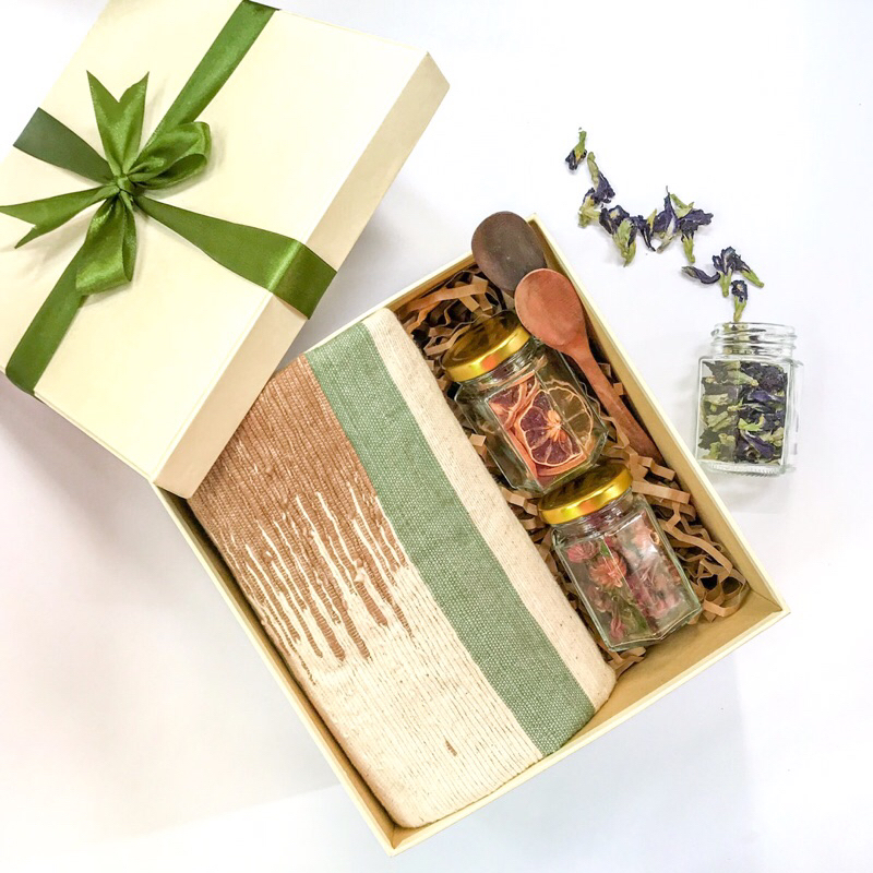 

kartaloka - hampers kain tenun rempah sehat teh telang lemon rosella handmade produk lokal murah spesial istimewa yogyakarta magelang jakarta lebaran kado orang tua unik simple mewah elegan produk lokal indonesia ramah lingkungan anak muda