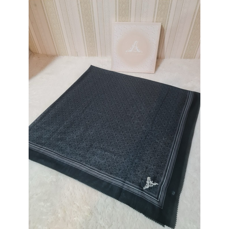 preloved like new ayu dyah andari scarf