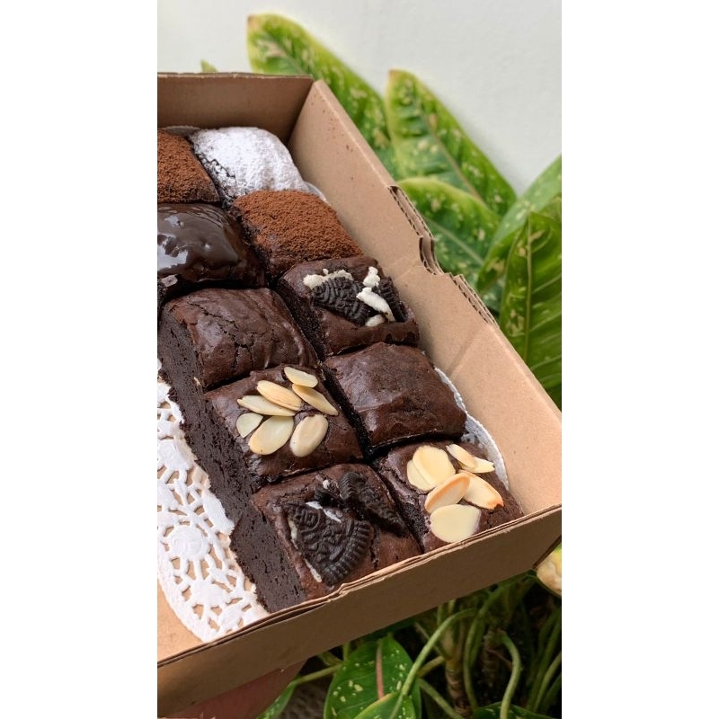 

Brownies Fudgy - Brownies Bites Panggang Box 20 × 10