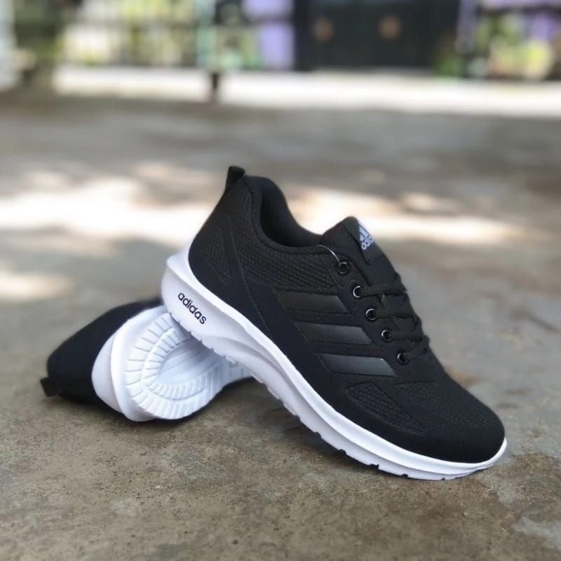 [Diskon Days]Sepatu Adidas Strip Hitam//Sepatu Adidas Polos//Adidas Hitam Putih