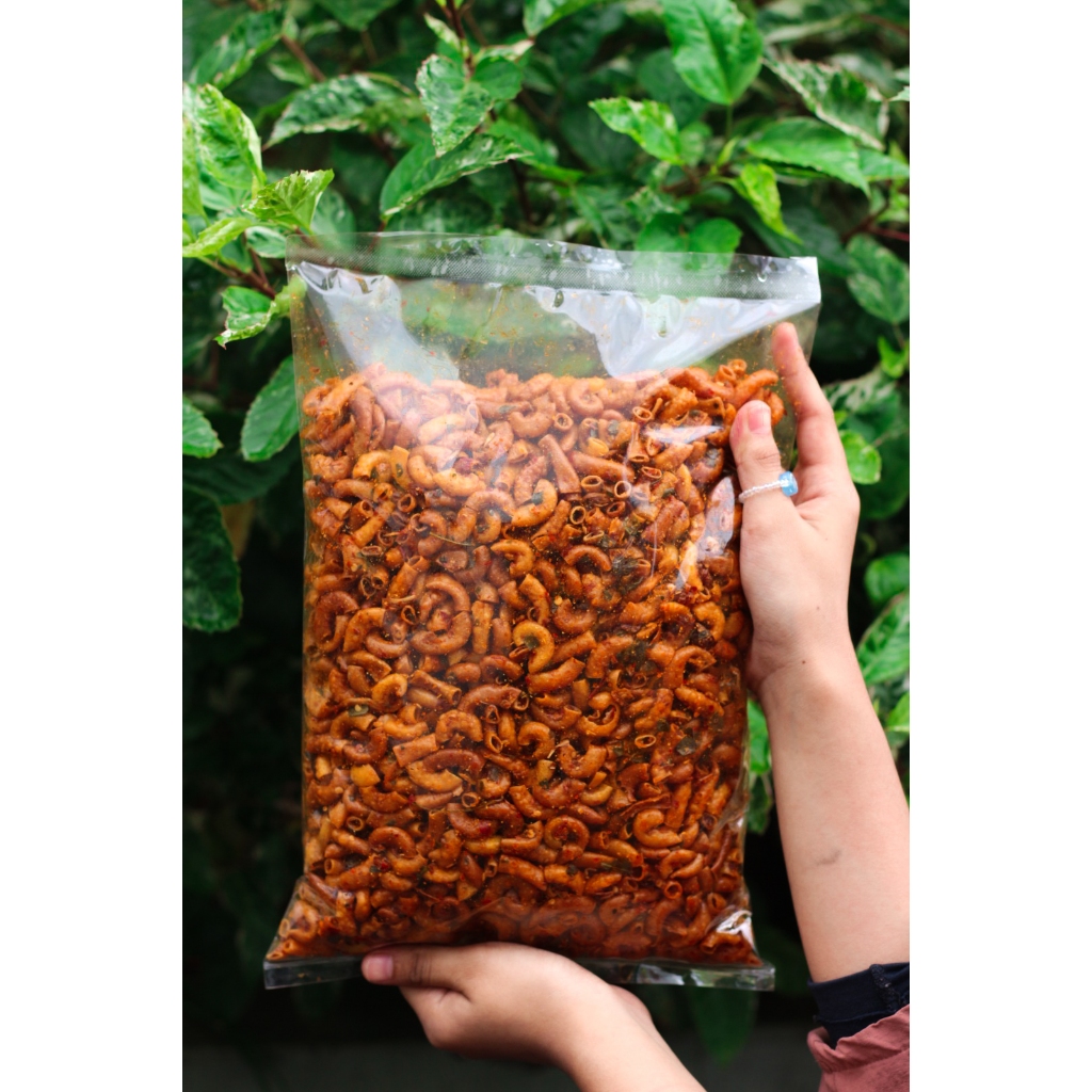

Makaroni bantat kriuk Extra pedas daun jeruk isi 1 kg promo