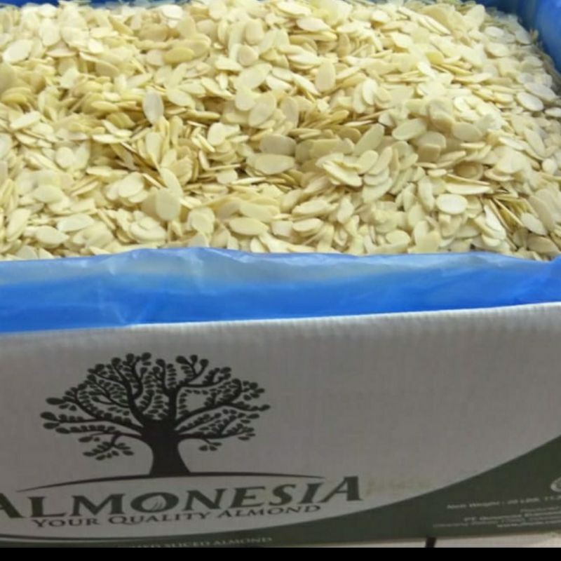 

Almond Sliced Mentah / Kacang Almond Irisan Tipis Mentah / Topping