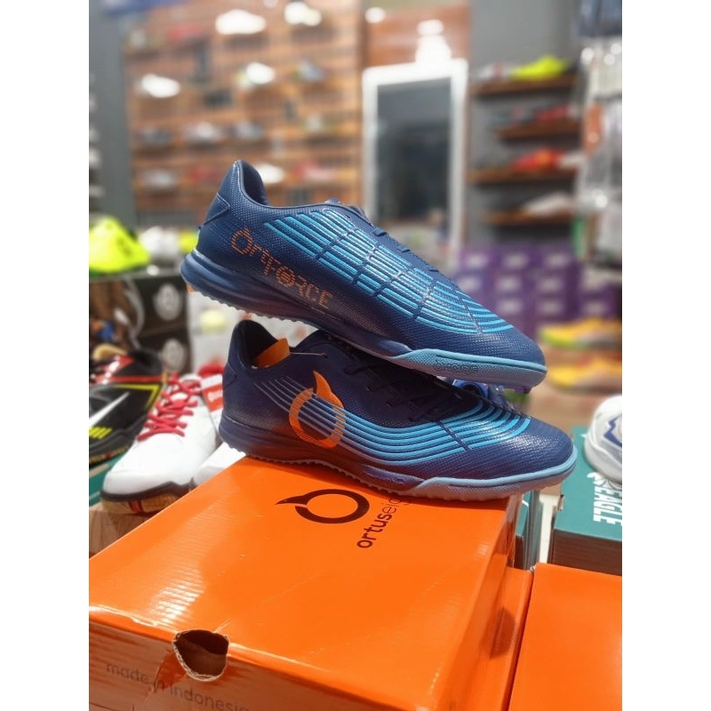 Sepatu futsal brand Ortuseight Magnus Forte
