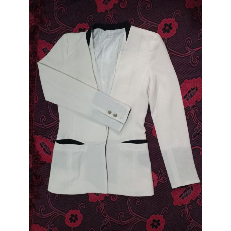 PRELOVED BLAZER PUTIH