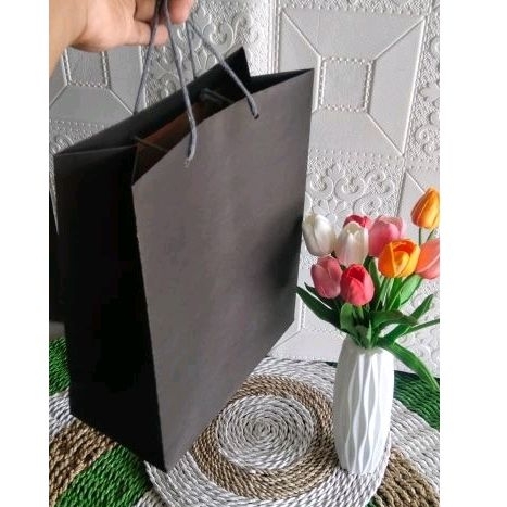 

[ 25x30x12 CM ] PAPER BAG HITAM POLOS BESAR/ TAS KERTAS BUNGKUS KADO MINIMALIS