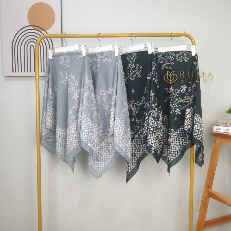 RUMA SCARF