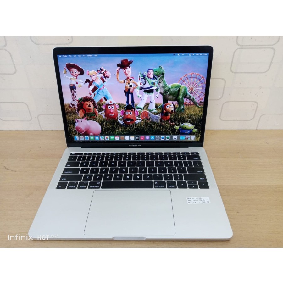Apple MacBook Pro Core i7 RAM 16GB 2017