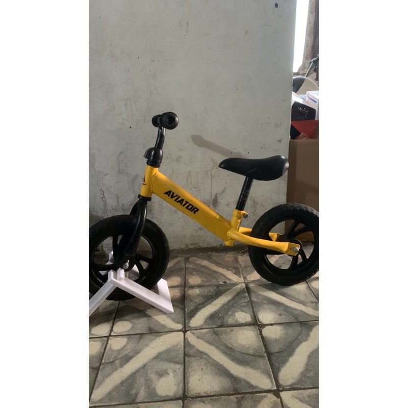 Push bike aviator by element ban eva ( spon) second