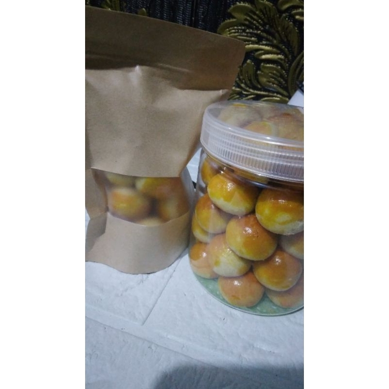 

kue kering beli 1 gratis 1(600 ml+100g)