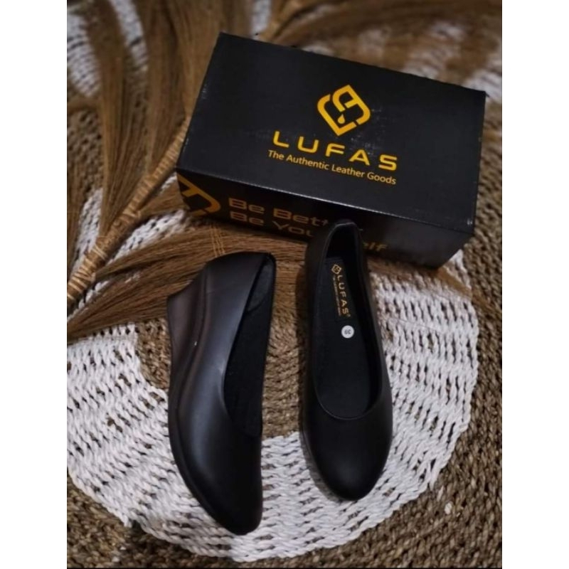 Sepatu  PSH kulit untuk PERSIT BHAYANGKARI merk lufas