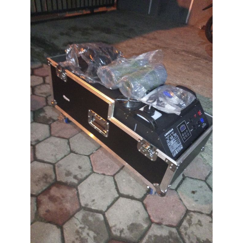 Mesin low fog water 3000w menggunakan 2 belalai/selang fleksibel / Mesin Dry Ice 3000w Media Air dan