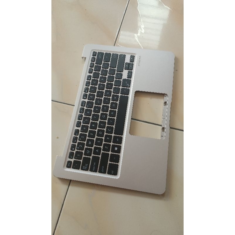 Keyboard Frame / Palmrest Asus A411