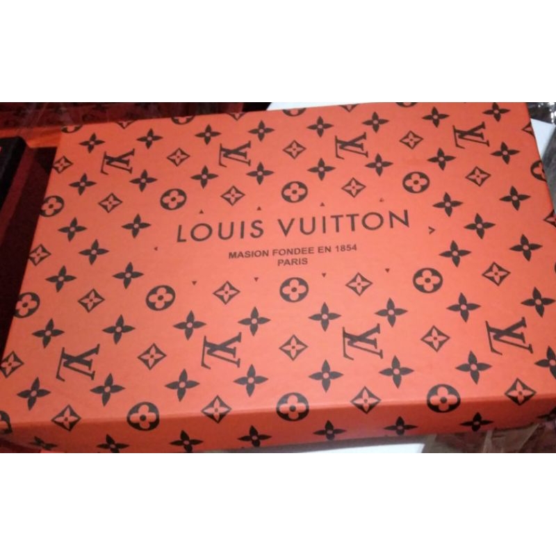 

box packing tas elvi ukuran 30x20x4cm