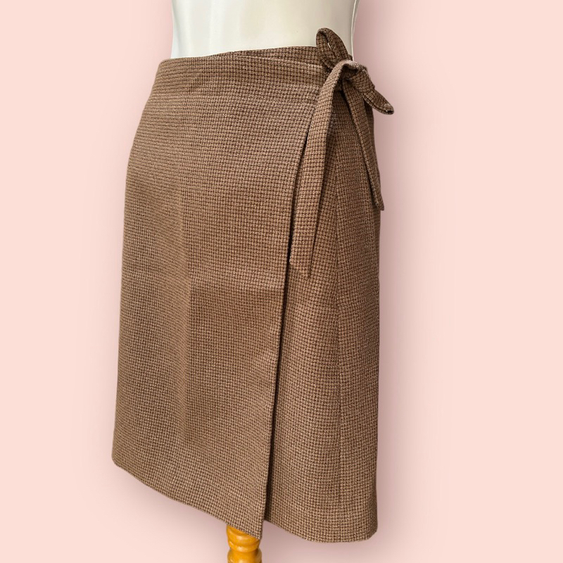 preloved❤️ rok mini invio coklat kotak2