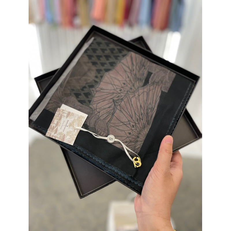 BUTTONSCARVES MEDINA 2 SERIES