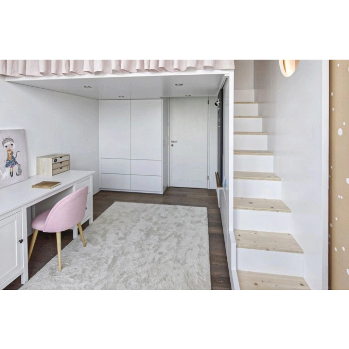 Mezzanine tangga nya  bisa dijadikan lemari