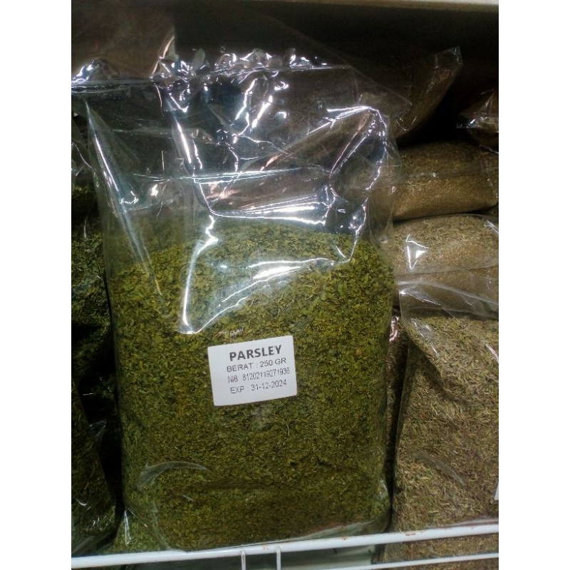 

Daun Parsley kering 250 gr