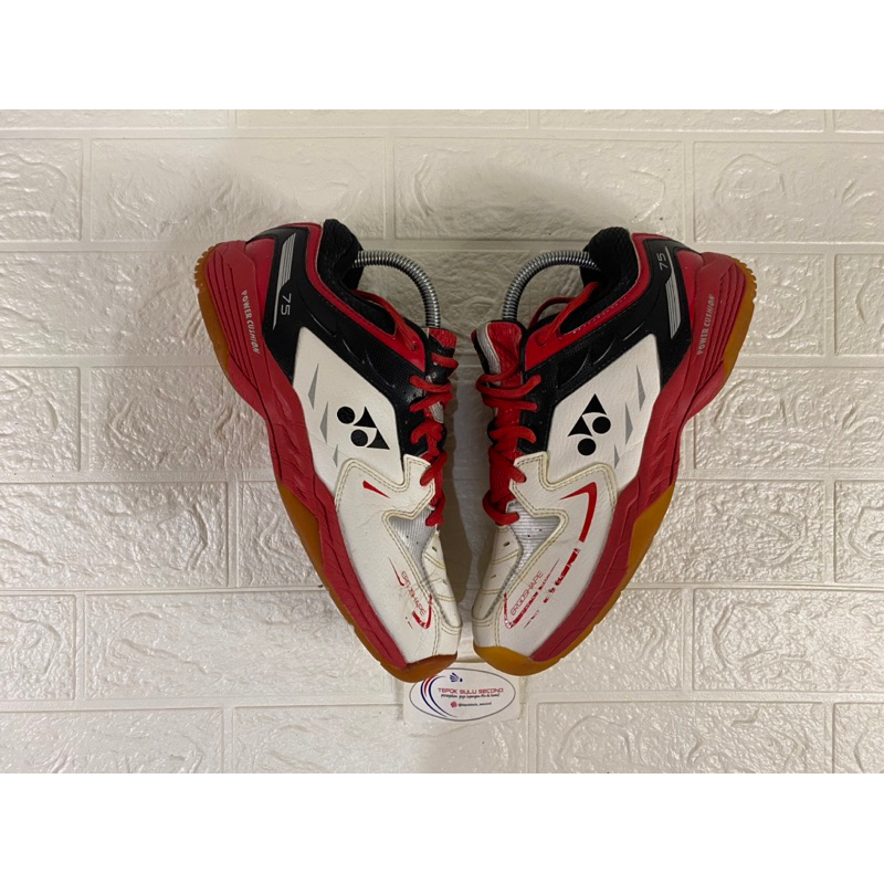 SEPATU BADMINTON YONEX SHB75 SIZE 40