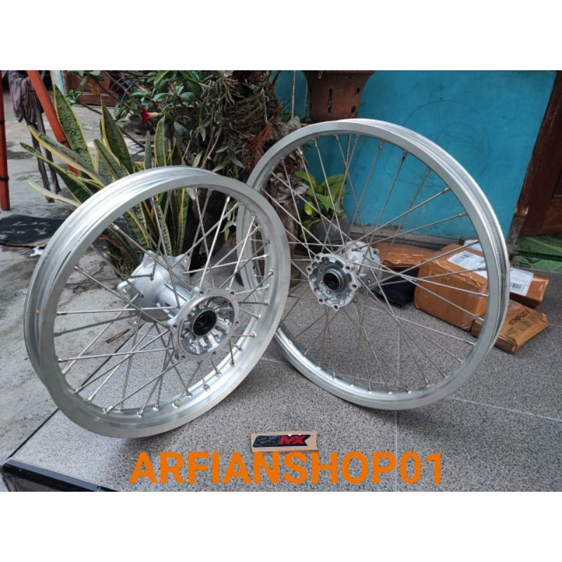 Whellset roda yamaha wr 155 wr155 asli original copotan mulus velg did japan tromol set plus bearing