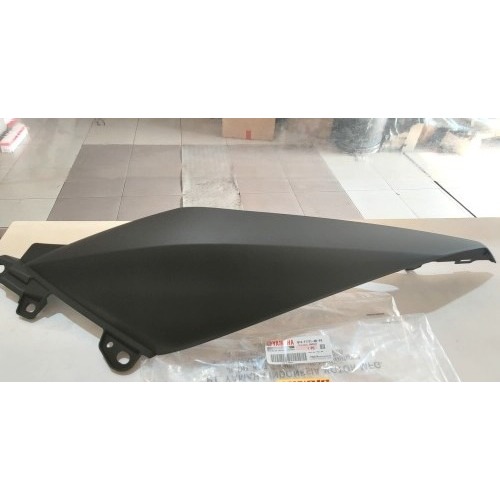 BODY BELAKANG XMAX 250 HITAM DOFT KIRI