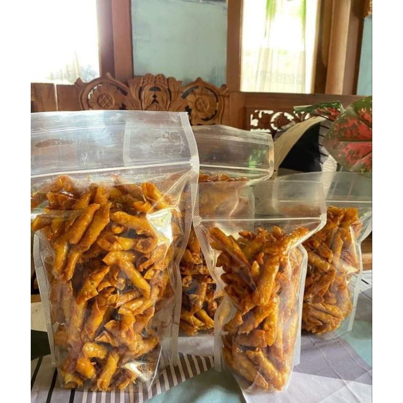 

kacang molen/kacng sembunyi.ad dua varian rasa ad pedas manis.berat 250grm 13rb