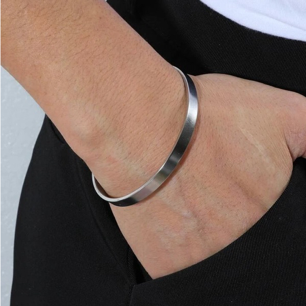 Gelang Titanium Model Bulat Pria Keren