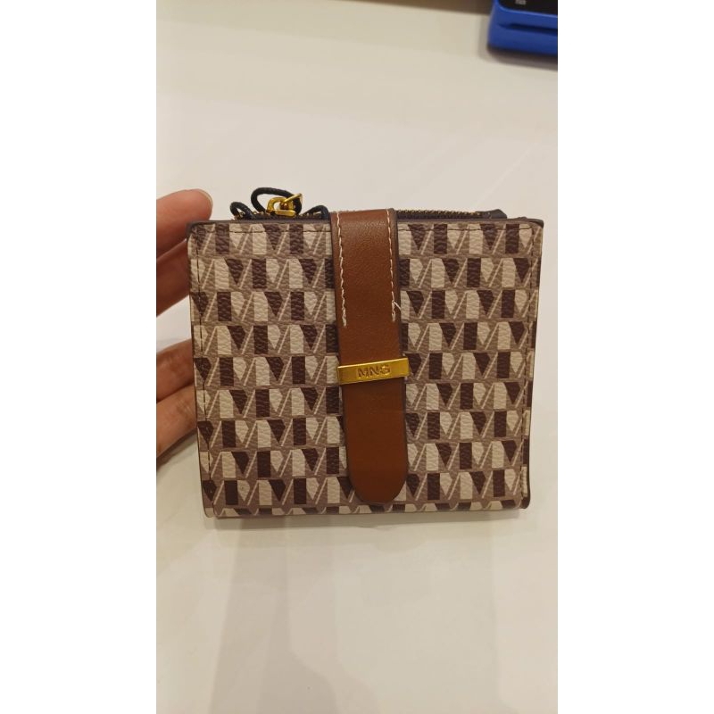 dompet mango