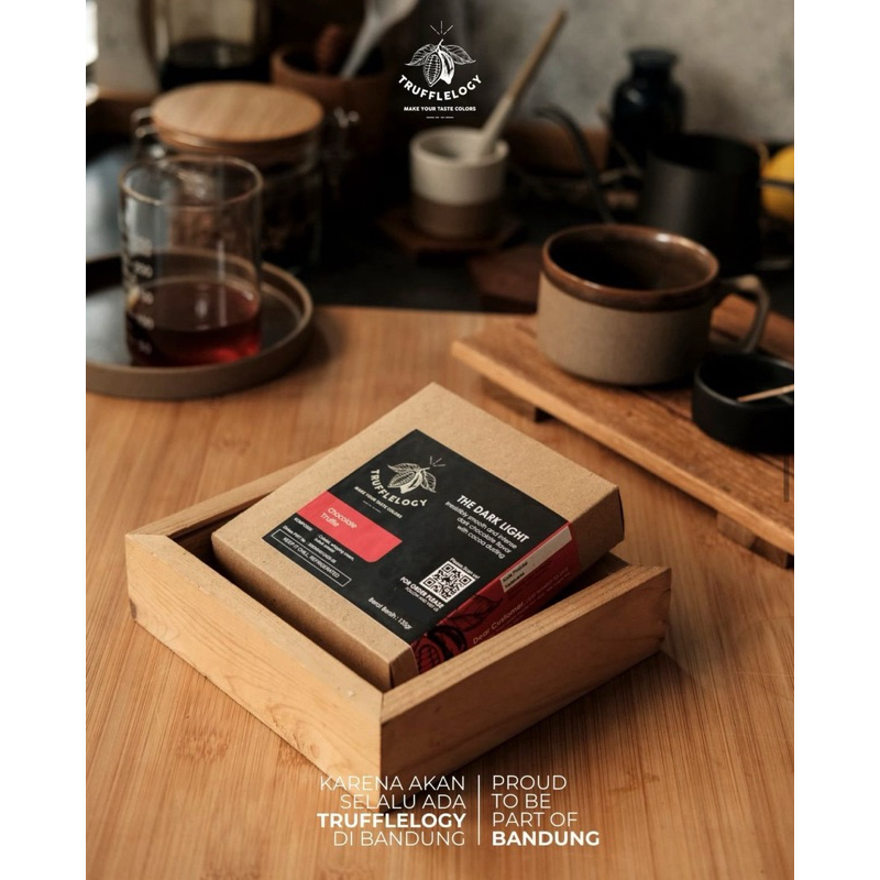 

Trufflelogy - The Dark Light 100% Halal Cokelat Lokal Premium