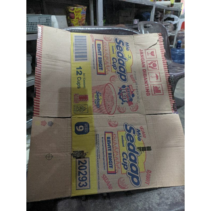 

Kotak Kardus Bekas Indomie Cup