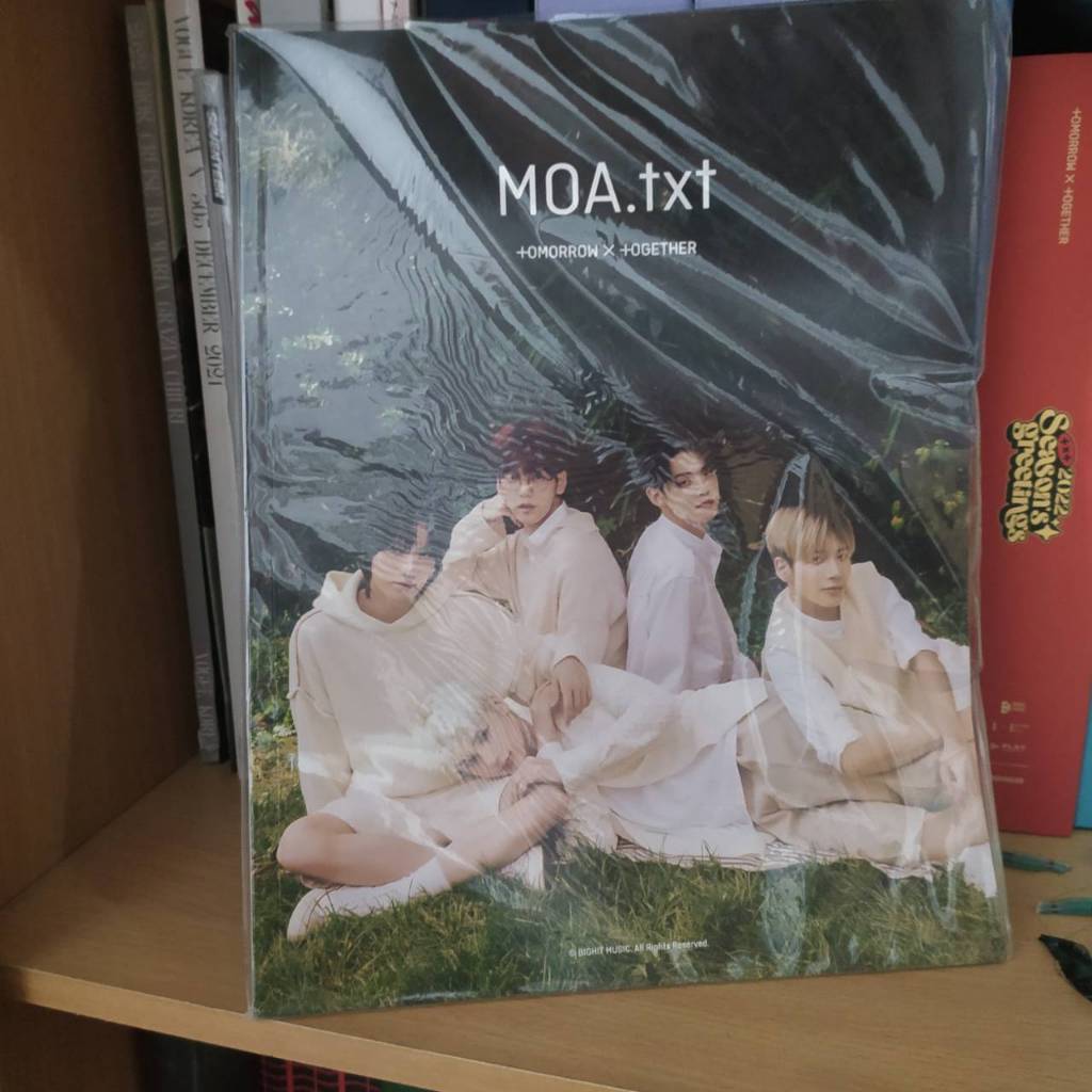MOA.TXT photobook membership kit