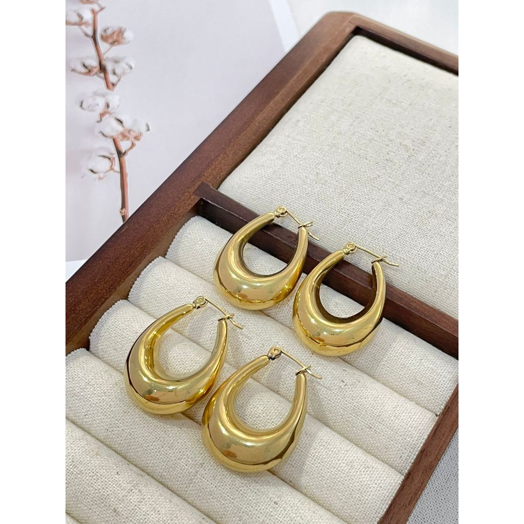 Bold U Earring Titanium Stainless Steel