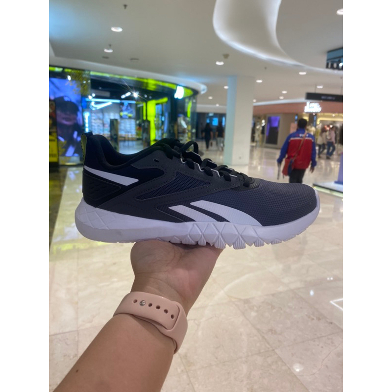 sepatu sport station sale 70% sz 39