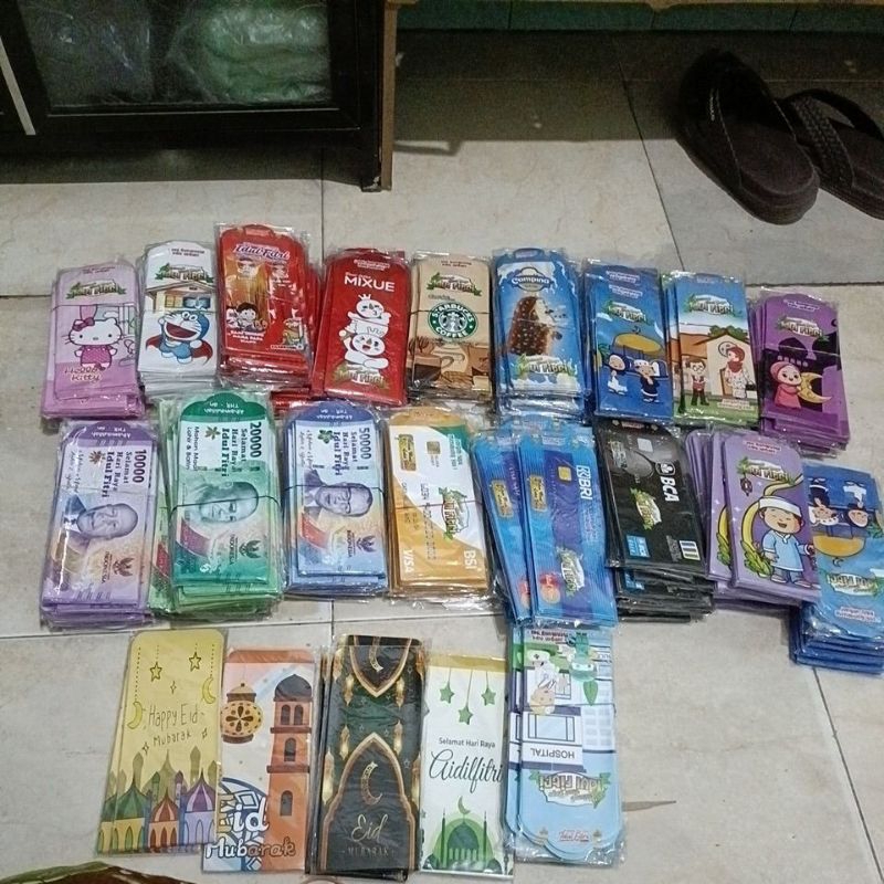 

AMPLOP LEBARAN 2024 MOTIF RANDOM UK BESAR 1PAK 10LBR