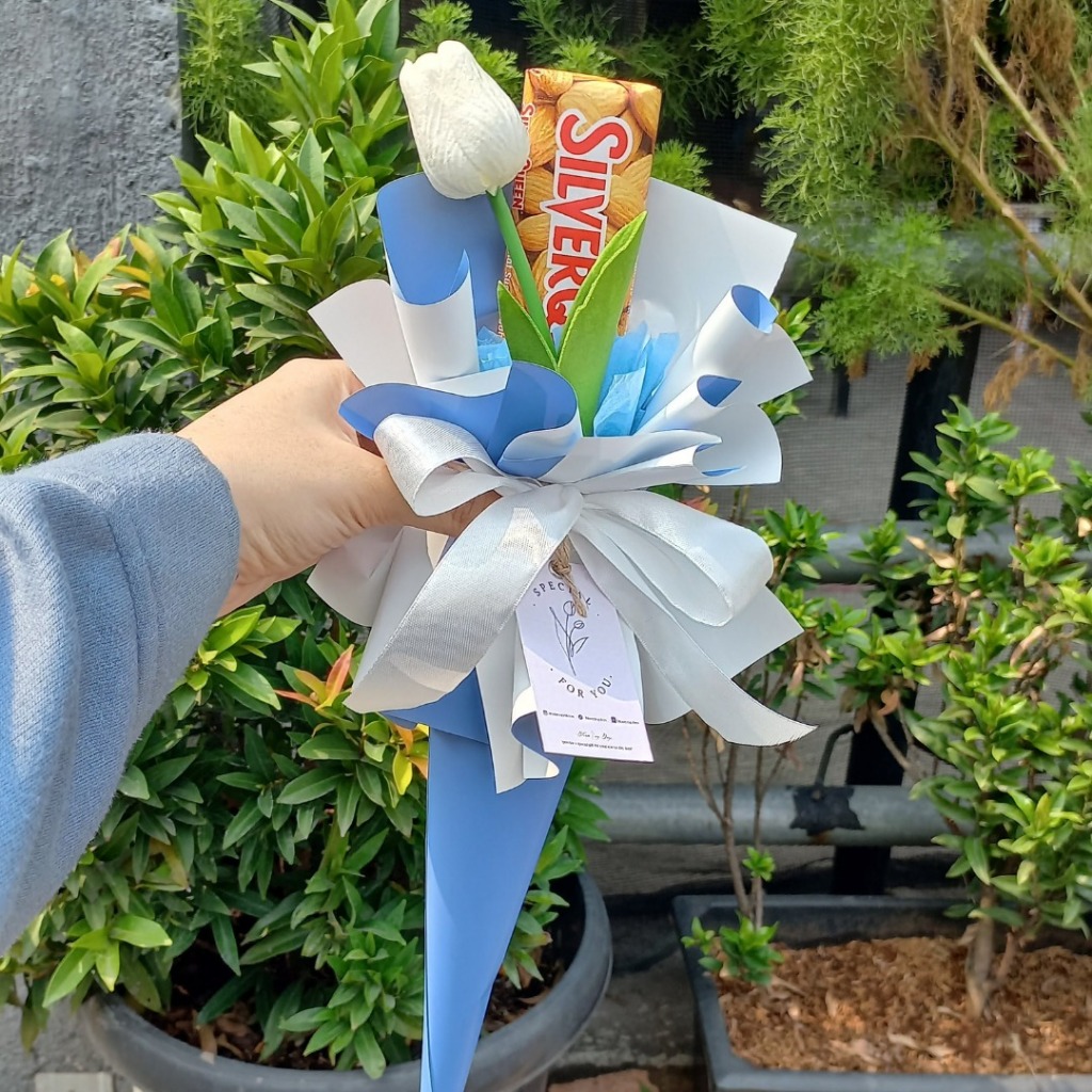 

Buket Coklat/Flower Bouquet/Hadiah Hari Guru/buket Wisuda/Buket Coklat/Gift Hari Ibu