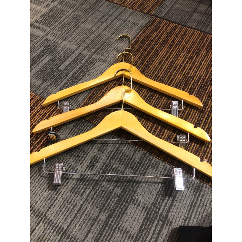 hanger kayu jepit besi / gantung kayu jepit besi/ gantungan baju/gantungan butik/gantungan hanger