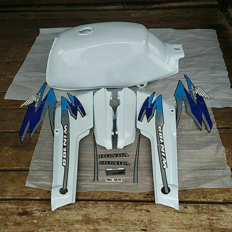 cover body sett tangki honda win warna putih.