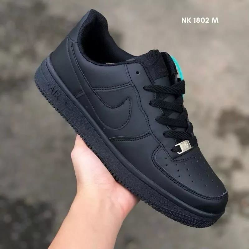 SEPATU FULL BLACK PRIA DAN WANITA|SEPATU SNEAKERS FULL HITAM KEKINIAN|SEPATU SEKOLAH