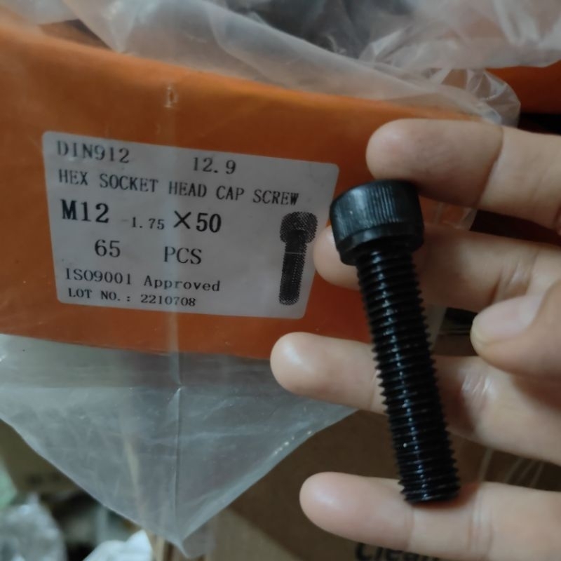 fulldrat baut L baja m12x50 drat pitch 1.75 12.9 fulldrat hitam drat pitch 1.75/ baut l baja 12.9 m1