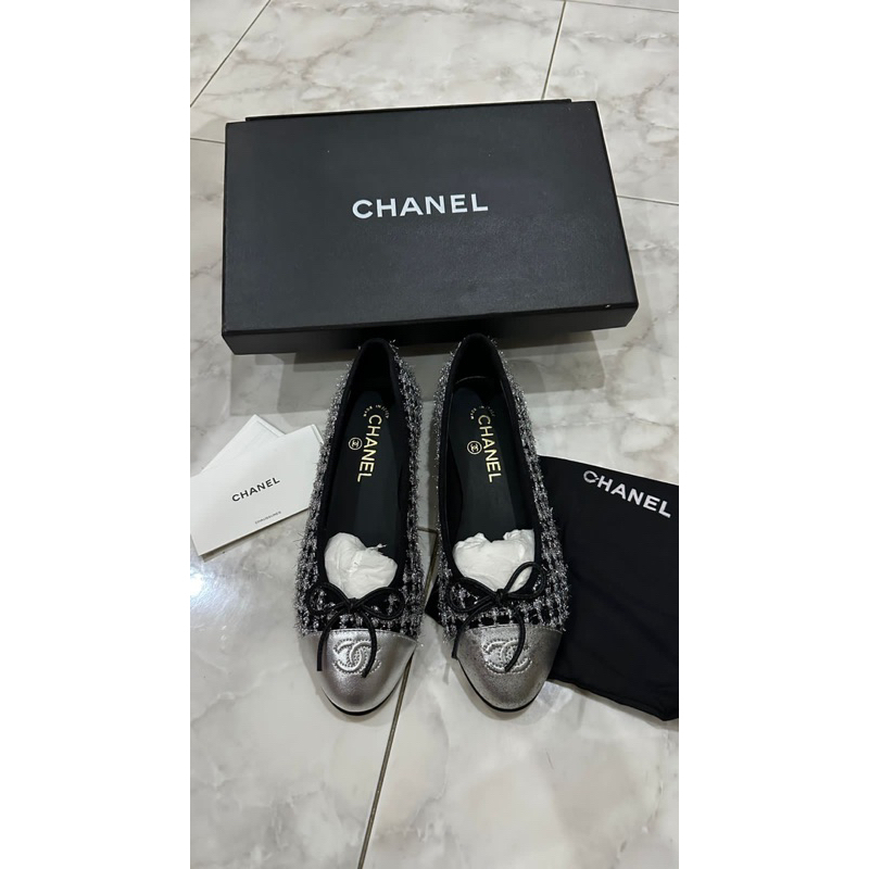 Preloved ch4n3l ballerina tweed flat shoes