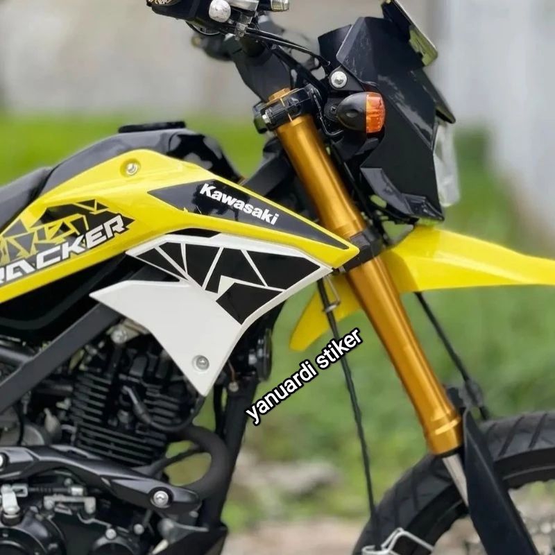 STRIPING STIKER LIST DTRACKER SE TAHUN 2019 2020 KUNING D-TRACKER 150 SE KUNING 2020
