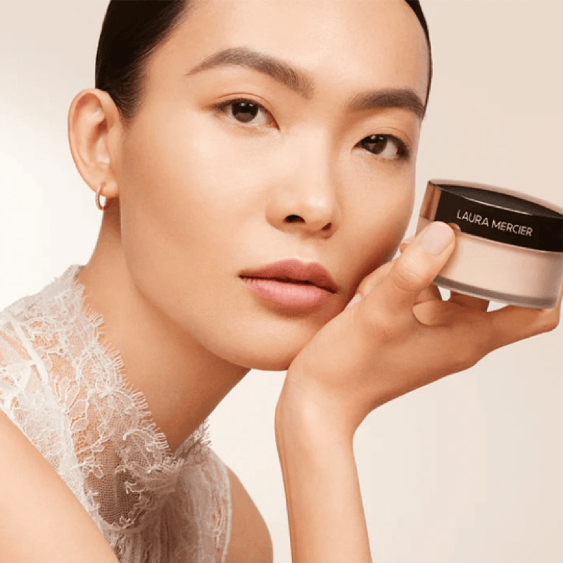 Bedak Laura Mercier