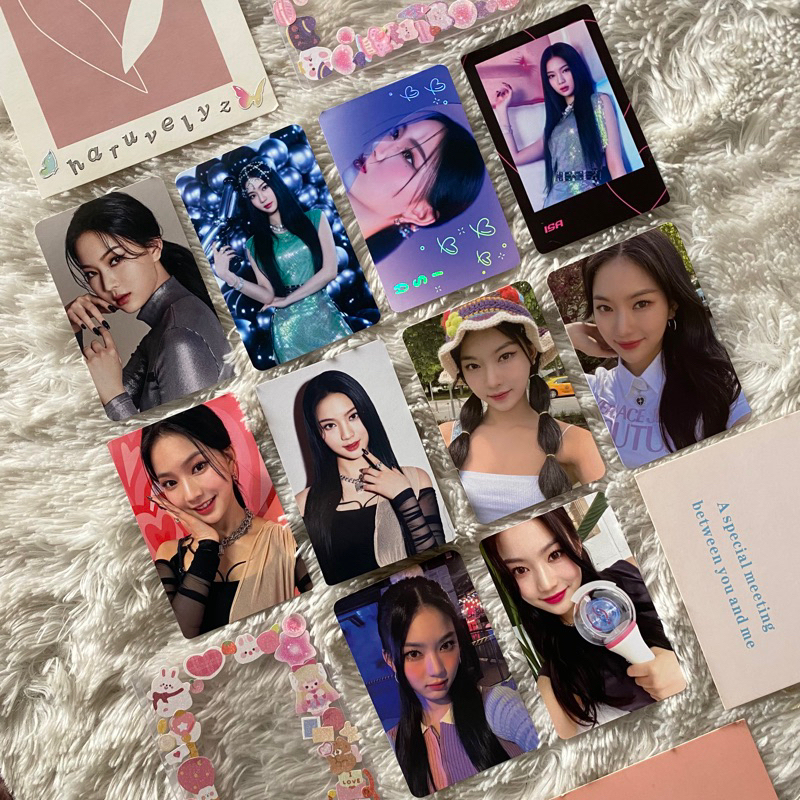 [Ready] STAYC Isa Official Photocard 3 - pc isapc md merch merchandise youngluv set collect book con