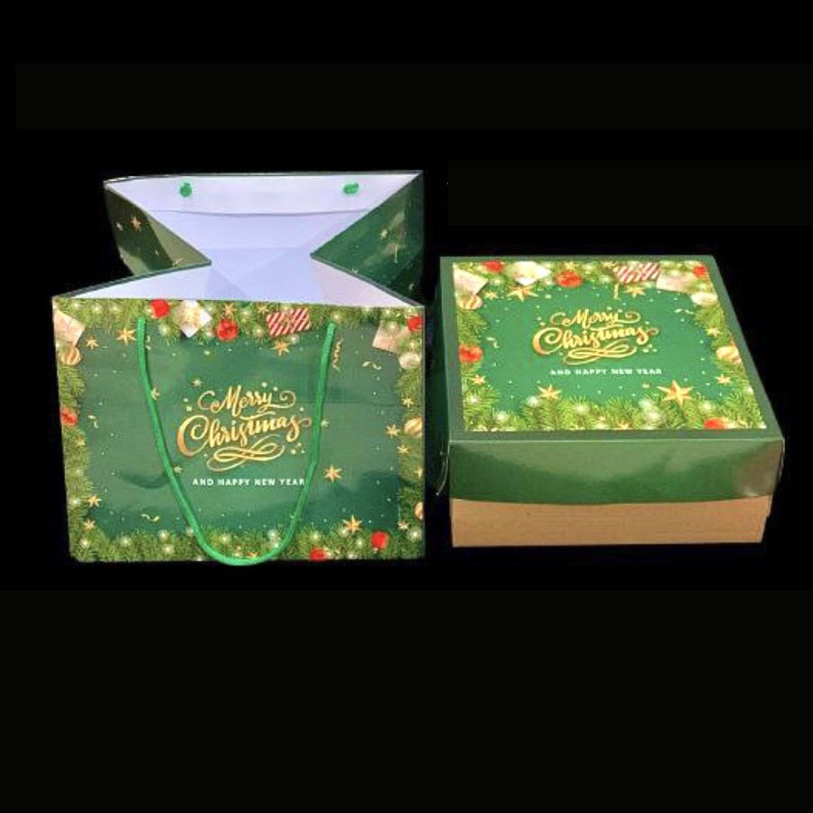 

(5 set) paket bundling paperbag natal ukuran 27x27x20cm dan box chiffon cake size 25x25x10cm hantaran christmas xmas