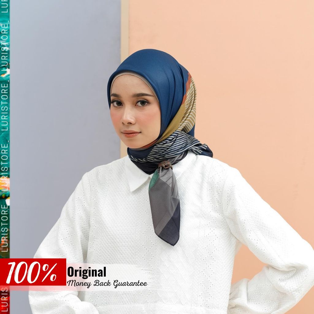 LURISTORE | DEENAY KEVIA BLUE BLACK ORIGINAL | Kerudung Segi Empat Motif Terbaru Warna Biru BCA