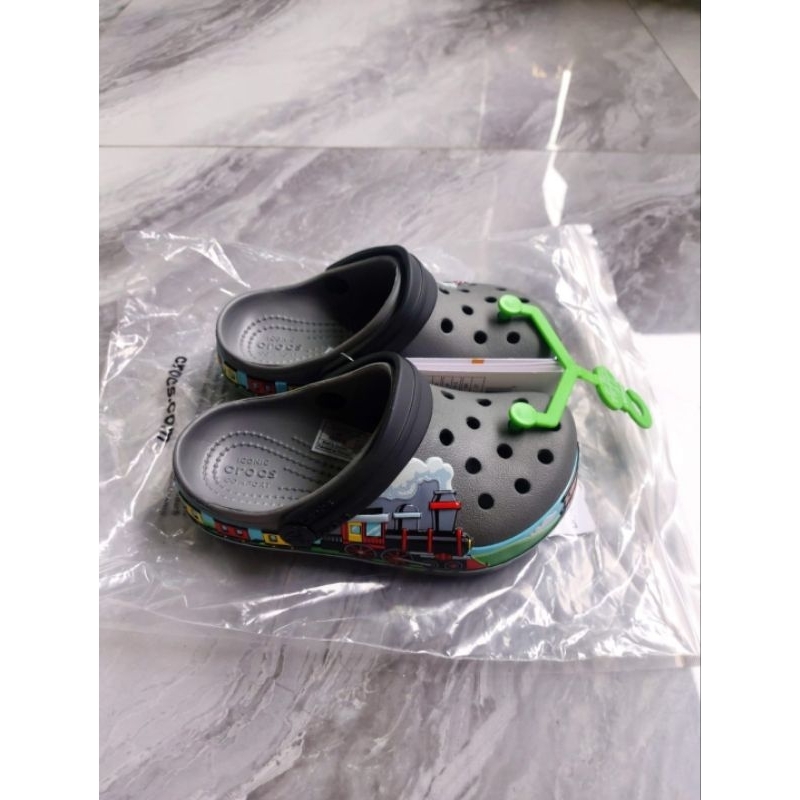 Sandal anak Crocs Train / Crocs anak / sandal anak crocs