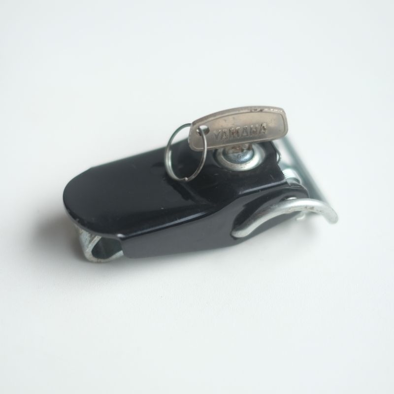 KUNCI TUAS JOK SEAT YAMAHA GT80 DT100 DT125 RD125 RD250 RD350 ORIGINAL NOS ORI BARU