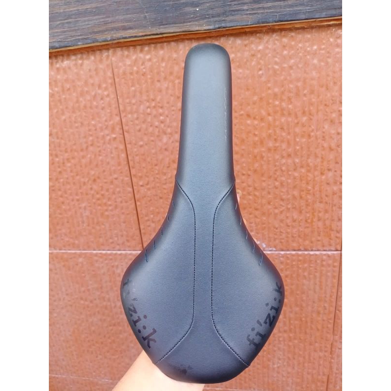 Sadel fizik R7