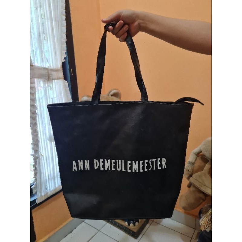 tas hitam kulit besar preloved