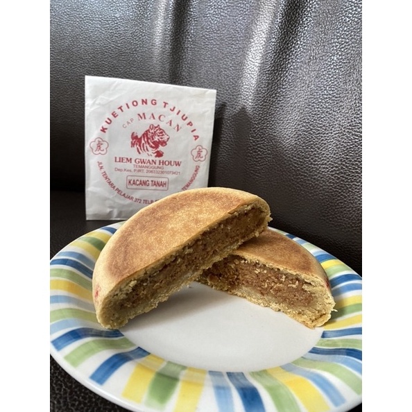 

Grosiran Murah Kue Tiong Tjiu Pia Cap Macan Liem Gwan Houw asli Temanggung varian komplit buruan