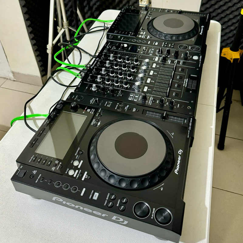 Pioneer CDJ-900Nxs Set Pioneer DJM-750mk2 Multimedia DJ Player